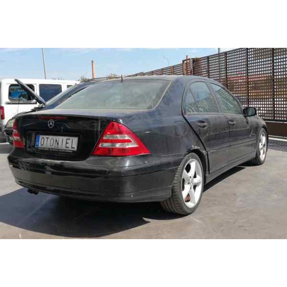 mercedes-benz clase c (w203) berlina del año 2004