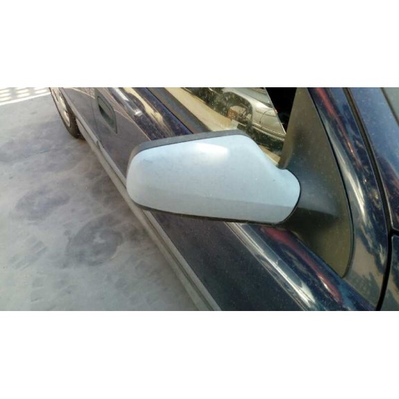 opel astra g berlina del año 2000