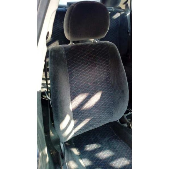 opel astra g berlina del año 2000