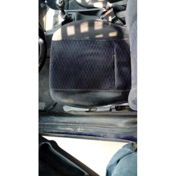 opel astra g berlina del año 2000