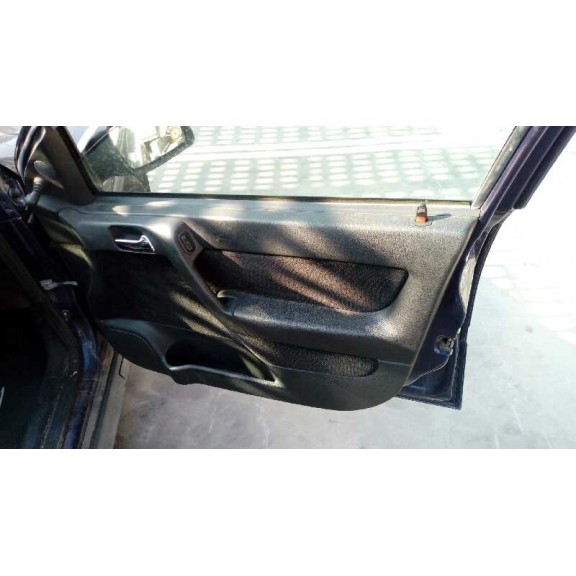 opel astra g berlina del año 2000