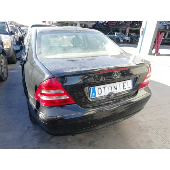mercedes-benz clase c (w203) berlina del año 2004