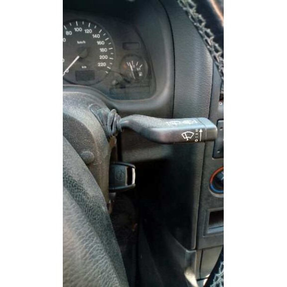 opel astra g berlina del año 2000