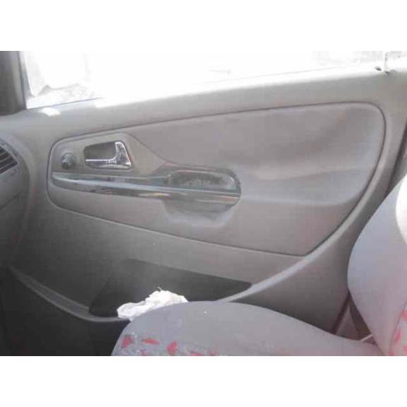 seat cordoba berlina (6k2) del año 2001