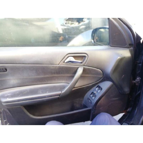 mercedes-benz clase c (w203) berlina del año 2004