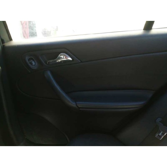 mercedes-benz clase c (w203) berlina del año 2004