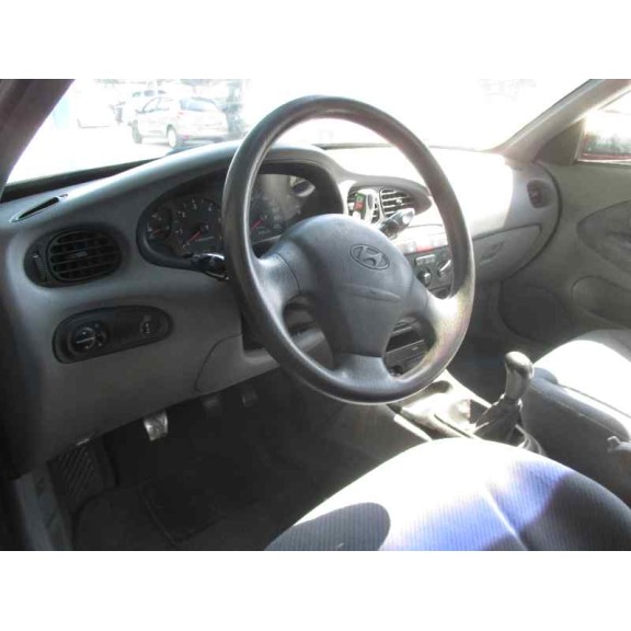 hyundai lantra berlina (rd) del año 1999