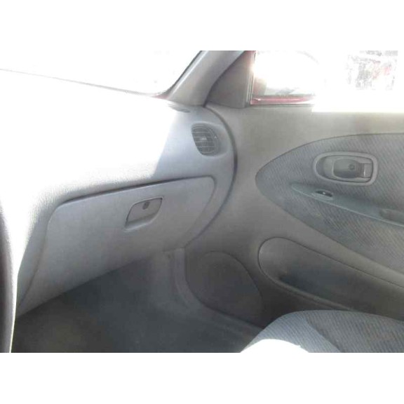 hyundai lantra berlina (rd) del año 1999