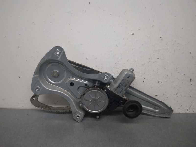 Recambio de elevalunas trasero derecho para toyota yaris active referencia OEM IAM 857200D120 973581101 6 PINS