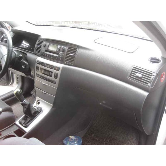 toyota corolla (e12) del año 2003