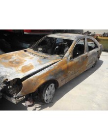 mercedes-benz clase c (w203) berlina del año 2004