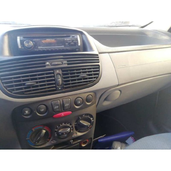 fiat punto berlina (188) del año 2003