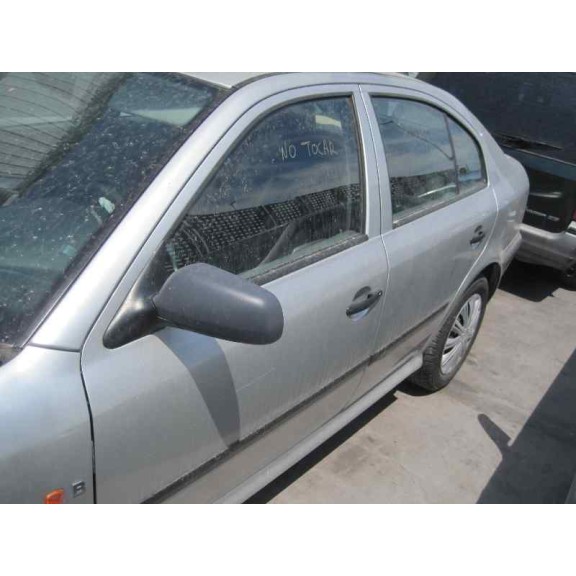 skoda octavia berlina (1u2) del año 2000