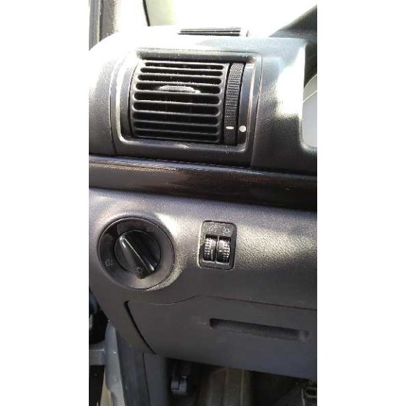 ford galaxy (vy) del año 2004