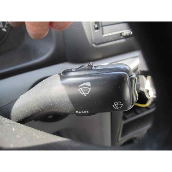 skoda octavia berlina (1u2) del año 2000