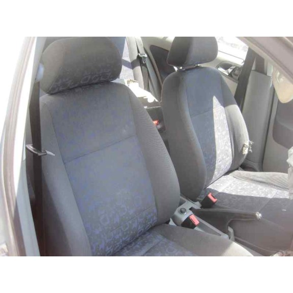 skoda octavia berlina (1u2) del año 2000