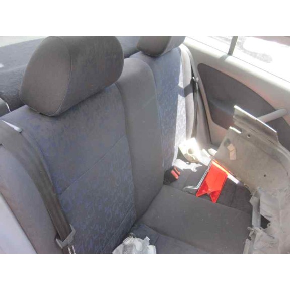 skoda octavia berlina (1u2) del año 2000