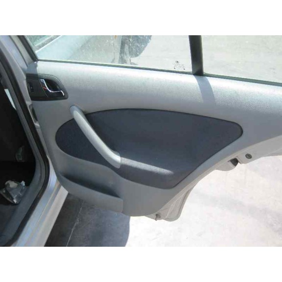 skoda octavia berlina (1u2) del año 2000