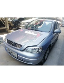 opel astra g berlina del año 2000