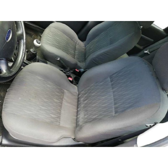 ford focus berlina (cak) del año 2004