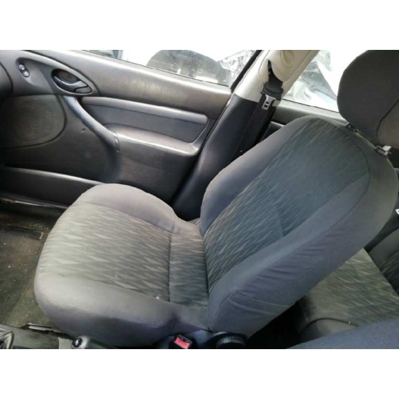 ford focus berlina (cak) del año 2004