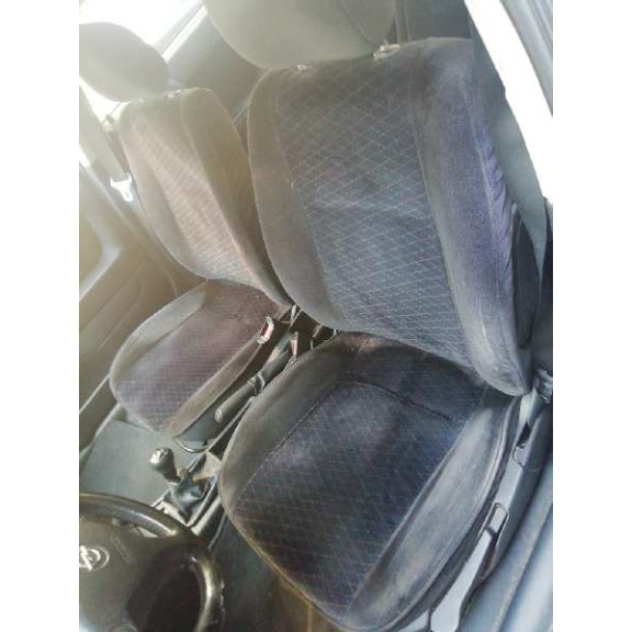 opel astra g berlina del año 2000