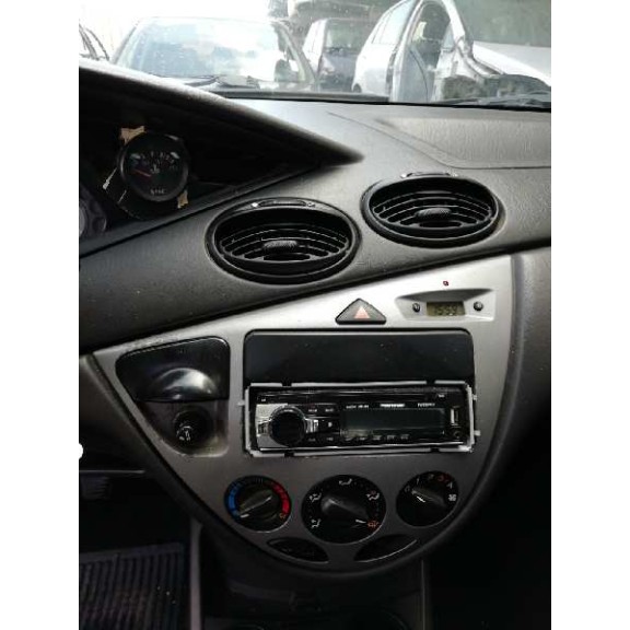 ford focus berlina (cak) del año 2004