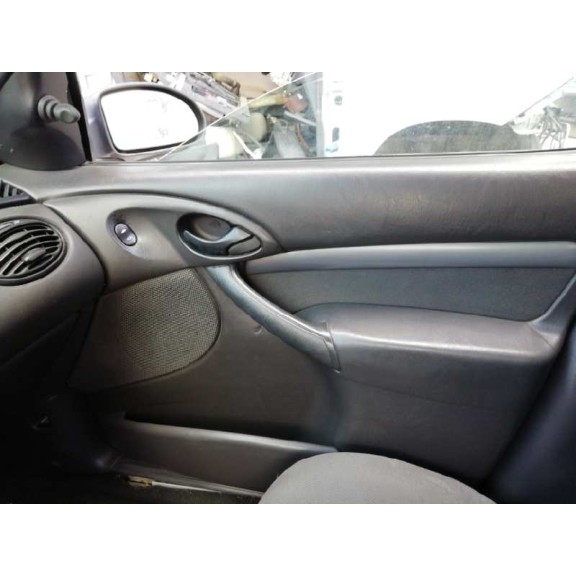 ford focus berlina (cak) del año 2004