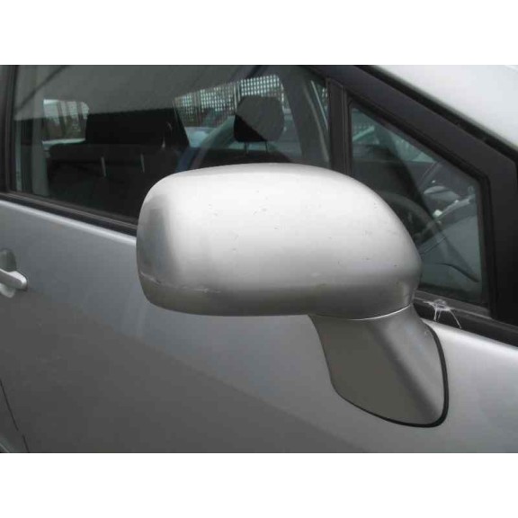 toyota corolla verso (r1) del año 2006