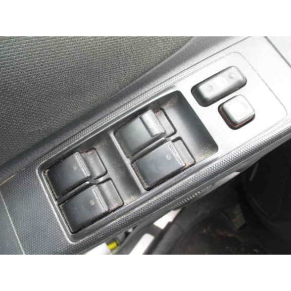 toyota corolla verso (r1) del año 2006