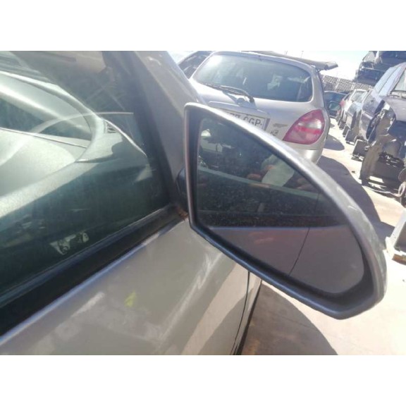 nissan primera berlina (p12) del año 2004