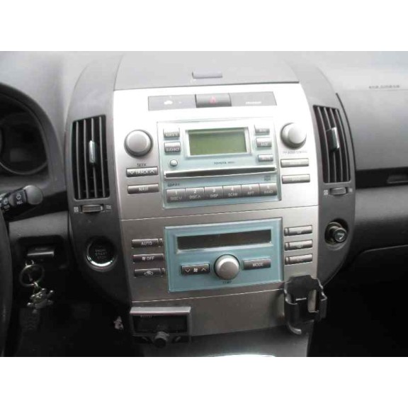 toyota corolla verso (r1) del año 2006