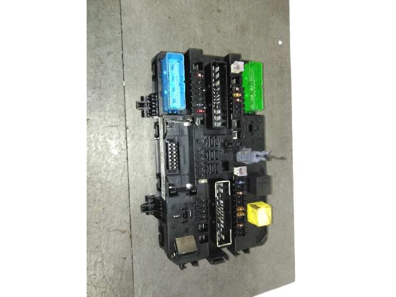 Recambio de caja reles / fusibles para opel astra h berlina cosmo referencia OEM IAM 13145017  