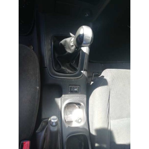 nissan primera berlina (p12) del año 2004