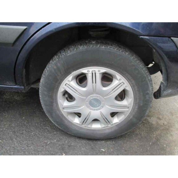 ford fiesta berlina (dx) del año 2000