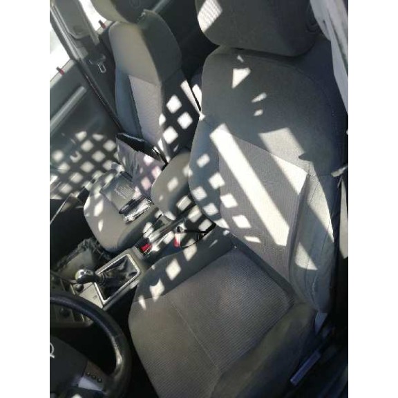 opel vectra c berlina del año 2004