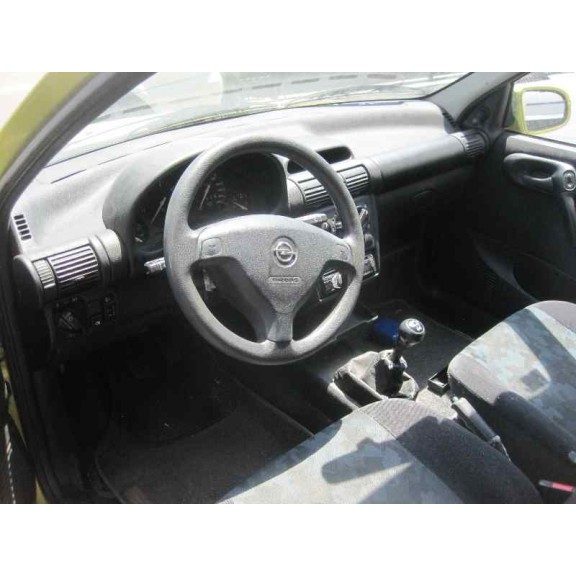 opel corsa b del año 2000