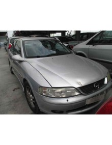 opel vectra b berlina del año 2000