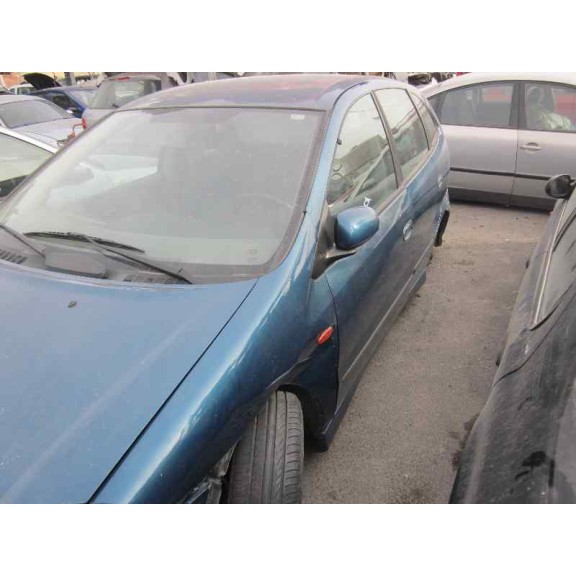 nissan almera tino (v10m) del año 2000