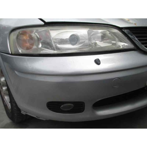 opel vectra b berlina del año 2000