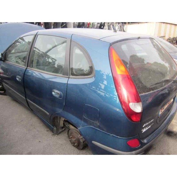 nissan almera tino (v10m) del año 2000