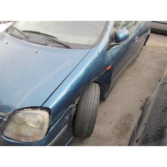 nissan almera tino (v10m) del año 2000