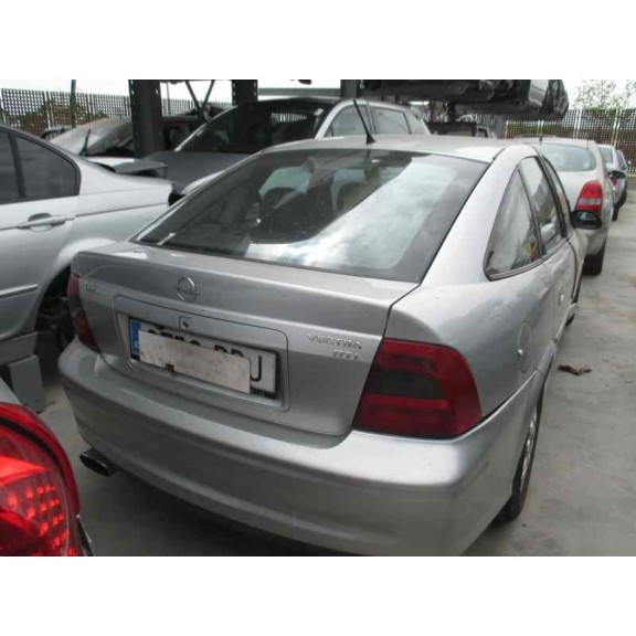 opel vectra b berlina del año 2000