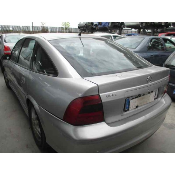 opel vectra b berlina del año 2000