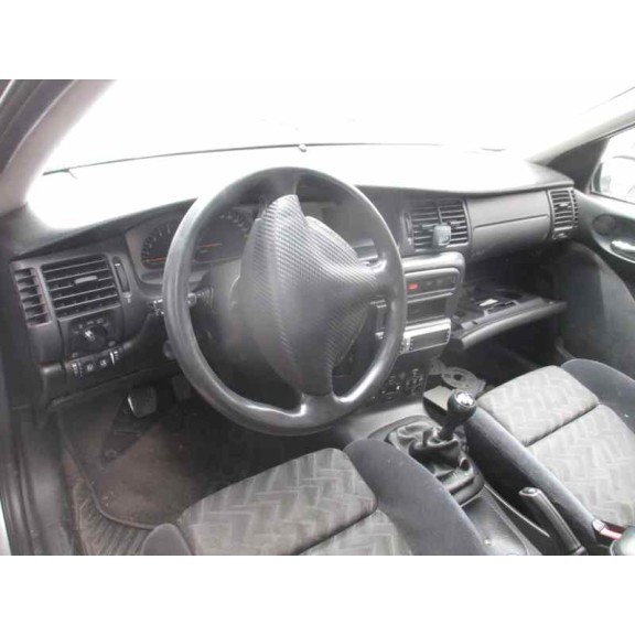 opel vectra b berlina del año 2000