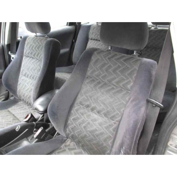 opel vectra b berlina del año 2000