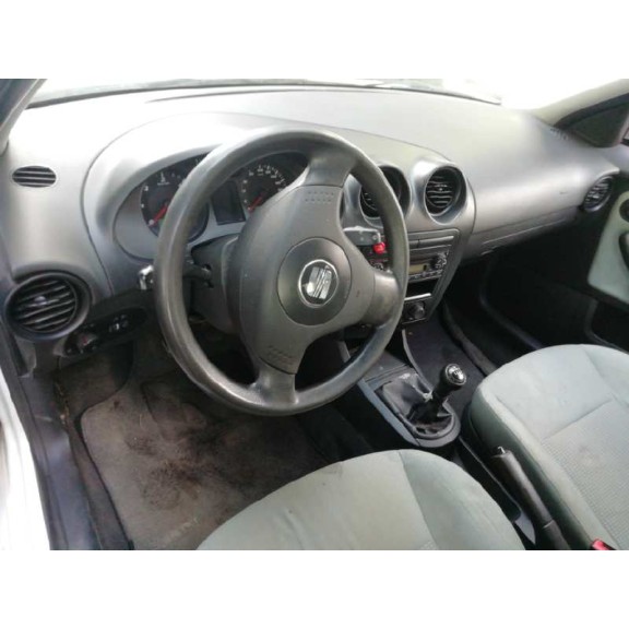 seat ibiza (6l1) del año 2003