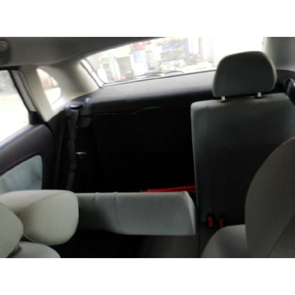 seat ibiza (6l1) del año 2003