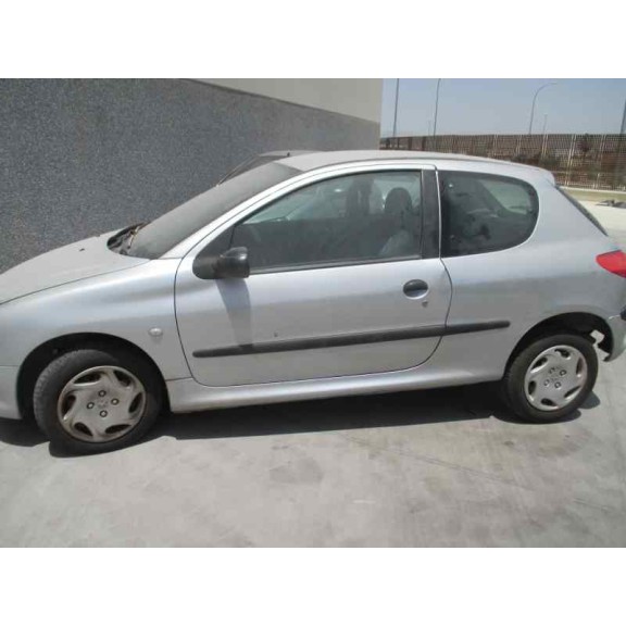 peugeot 206 berlina del año 2002