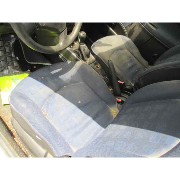 peugeot 206 berlina del año 2002